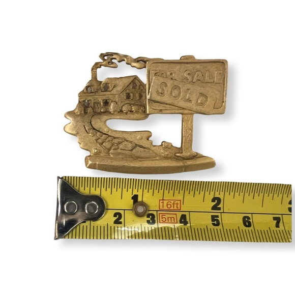 Signed gold-tone Real Estate Brooch Pin - Picture 4 of 5